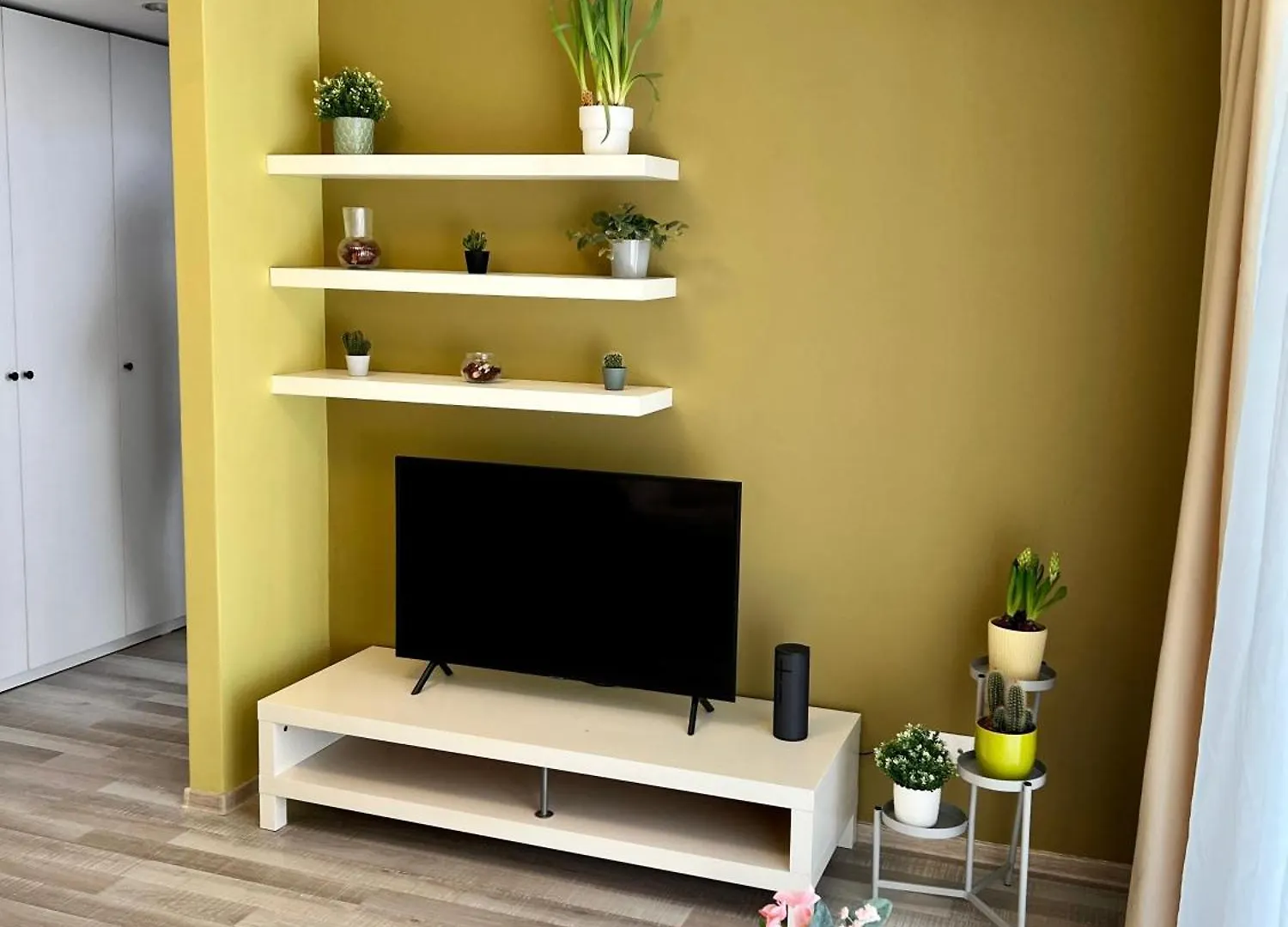 Blossom Nest - 1Br Apartment With Terrace And Underground Parking Bucharest 0*,