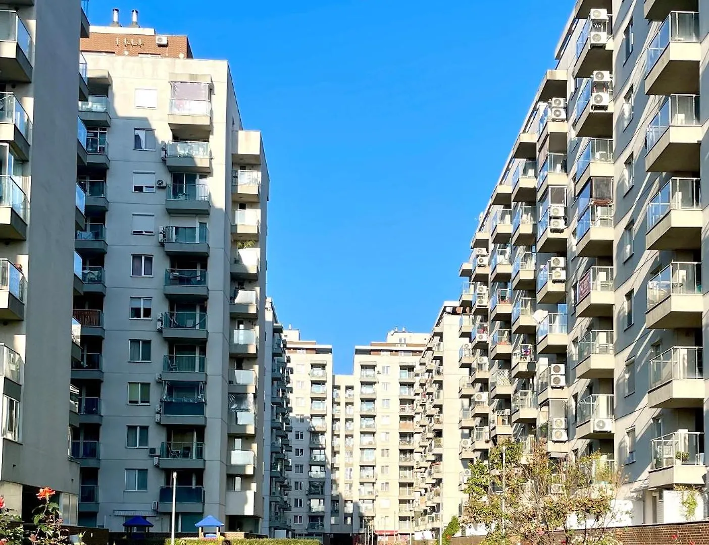 Blossom Nest - 1Br Apartment With Terrace And Underground Parking Bucharest 0*,  Romania