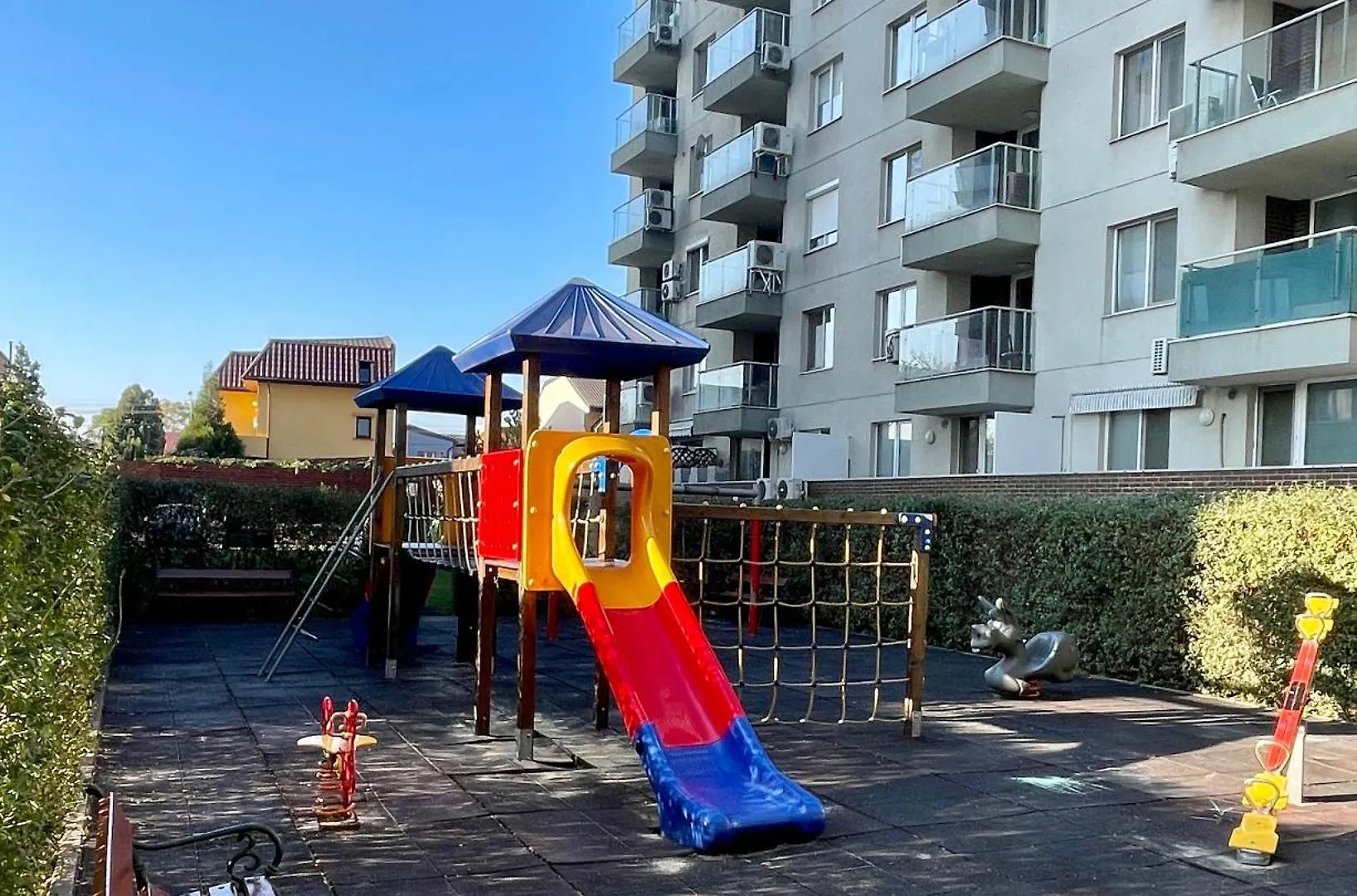 Blossom Nest - 1Br Apartment With Terrace And Underground Parking Bucharest