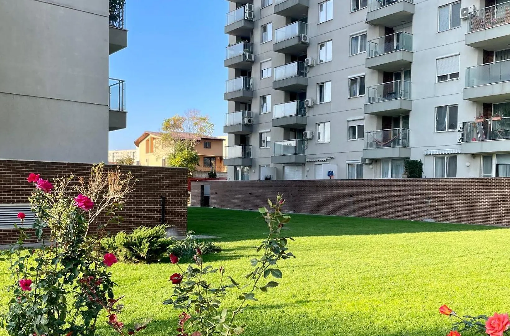 Blossom Nest - 1Br Apartment With Terrace And Underground Parking Bucharest 0*,  Romania
