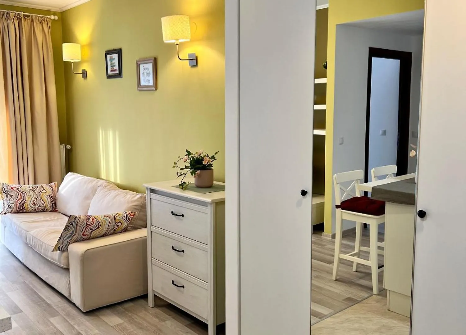 Blossom Nest - 1Br Apartment With Terrace And Underground Parking Bucharest 0*,