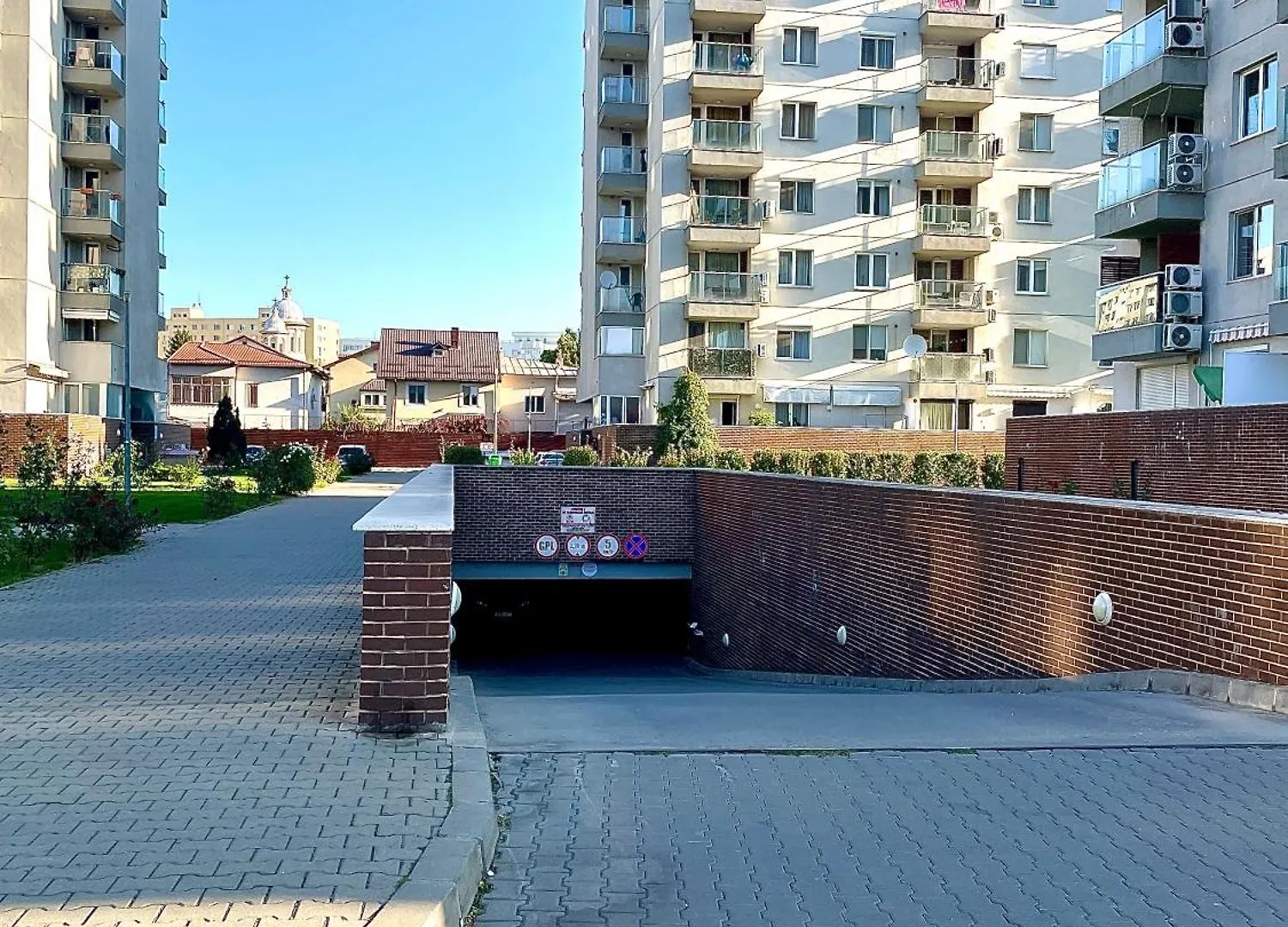 Blossom Nest - 1Br Apartment With Terrace And Underground Parking Boekarest Roemenië
